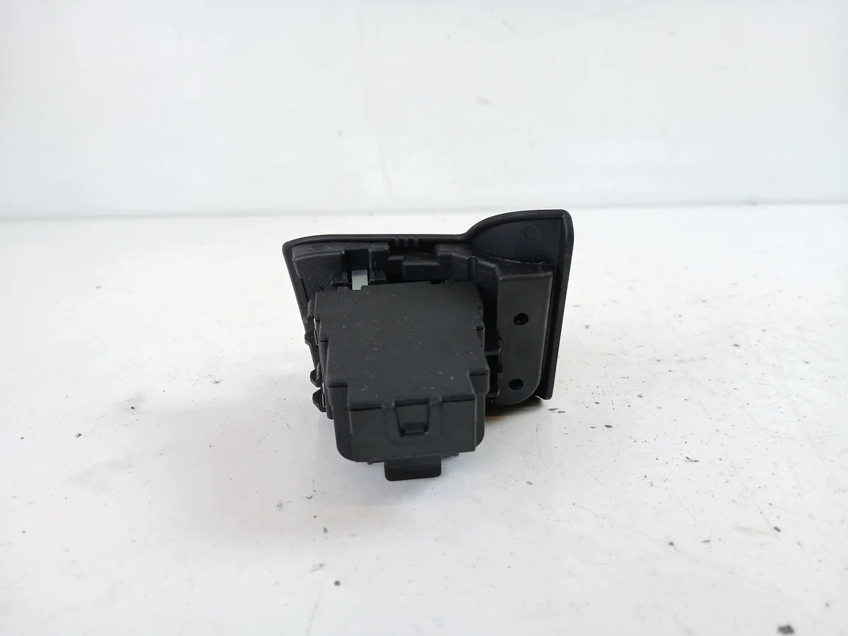BMW E90 E91 E92 E93 Ignition Switch 6954720 image 4