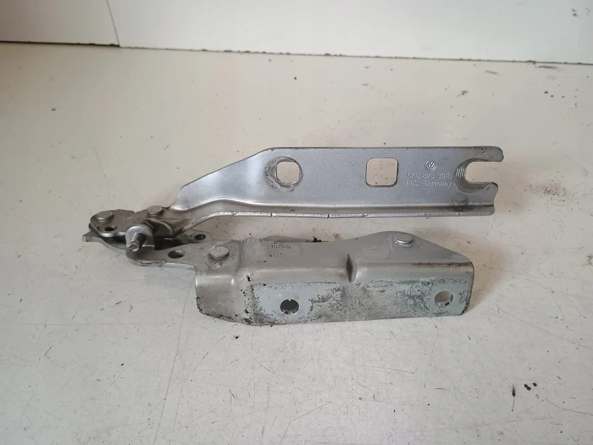 VW Golf 6 Scharnier Haube 5K0823301B 5K0823302B image 4