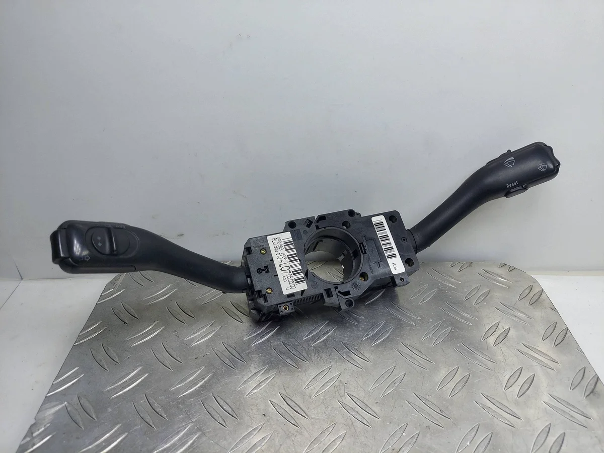 Commutateur Audi A3 Golf IV 8L0953513H