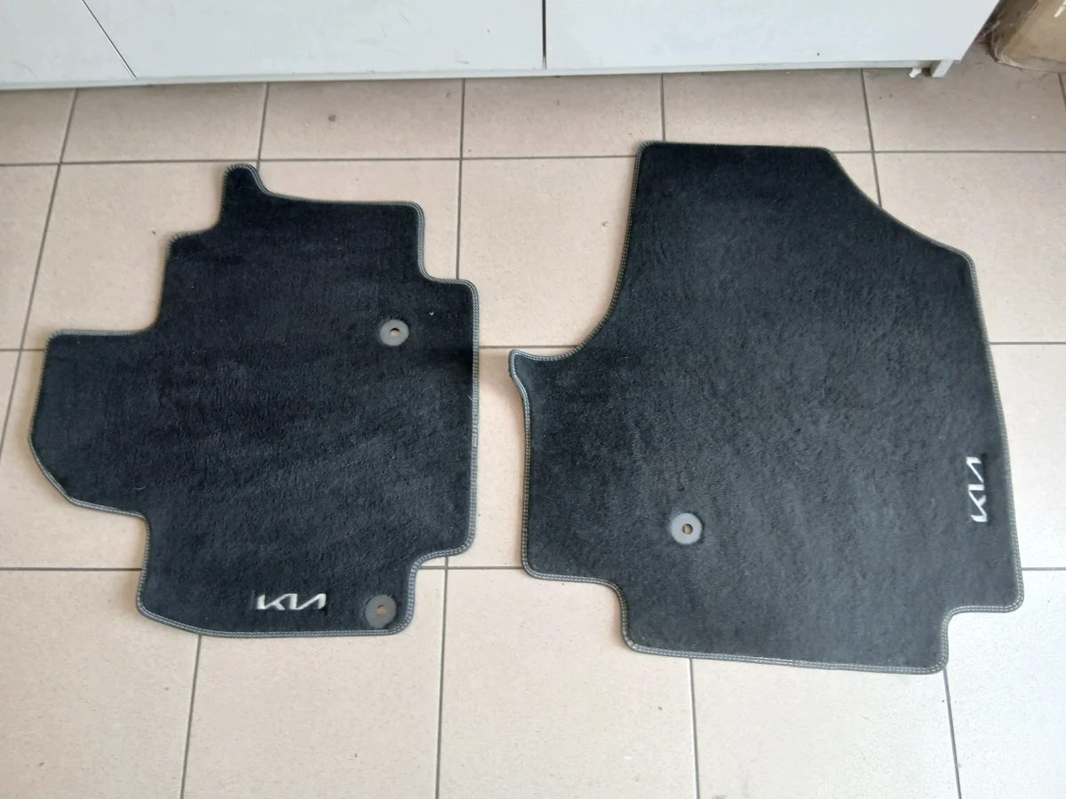 Alfombrillas Kia EV9 2023-26 GT Delanteras