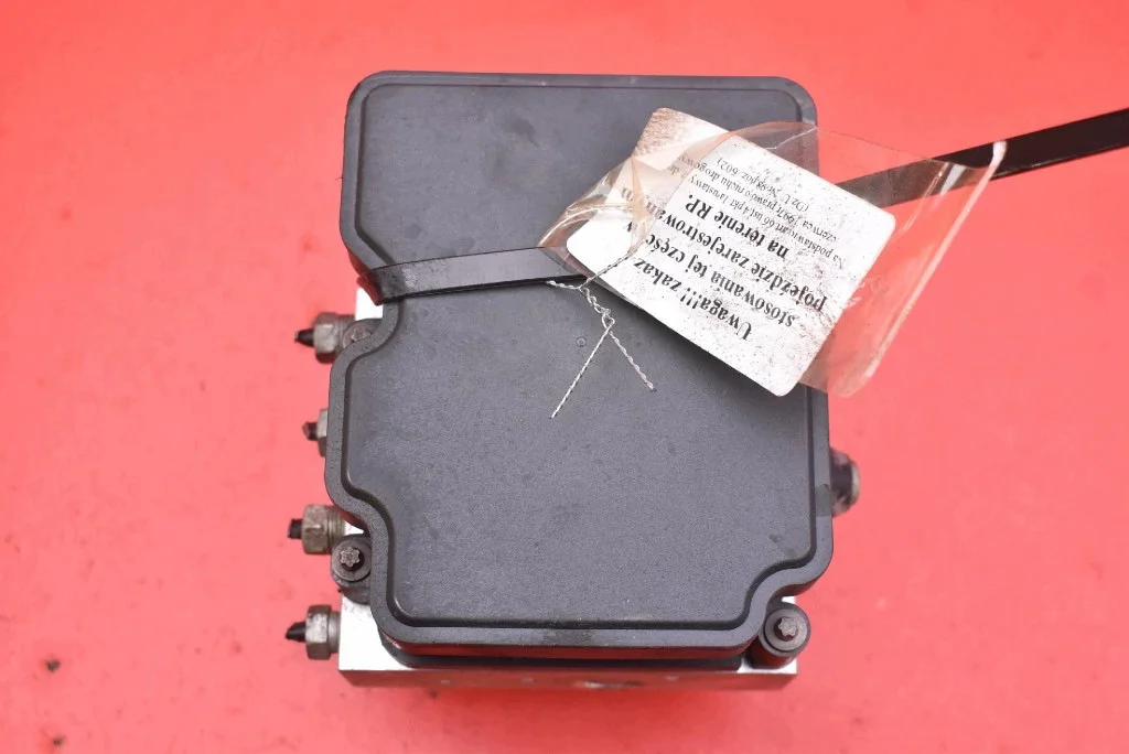 ABS-pumppu Opel Corsa E 1.4 16V 90hv