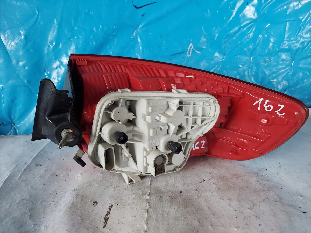 Lanterna Traseira Esquerda Audi A3 8P Sportback image 3