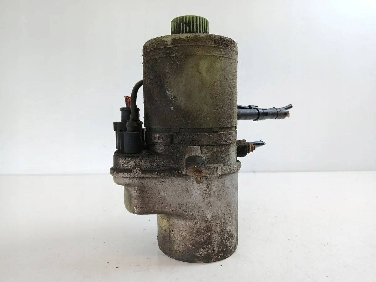 Ohjaustehostimen pumppu Skoda Fabia I VW Polo