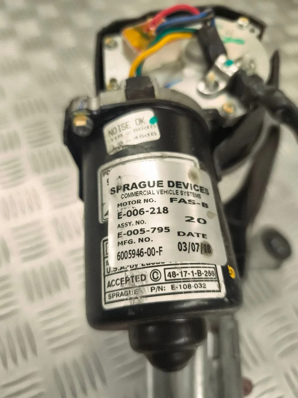 Tesla Motor vindrutetorkare 6005946-00-F image 6