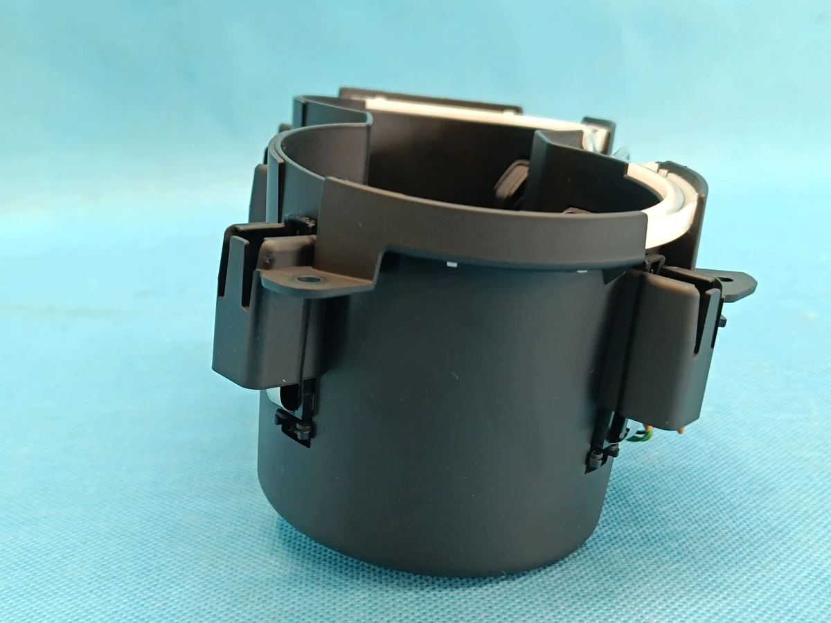Audi A4 B9 Becherhalterhalterung 8W0862533F image 6