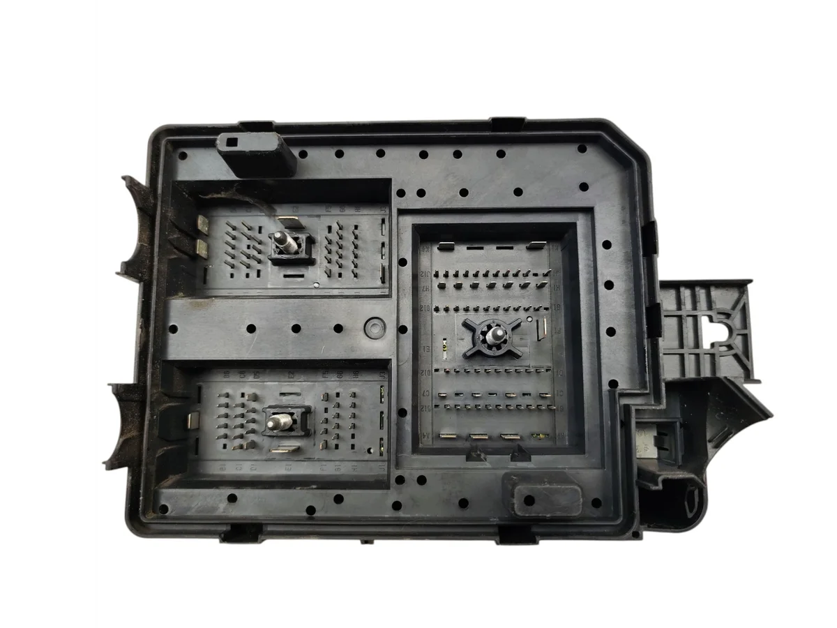 Fuse Box Housing Opel Mokka X 42397198