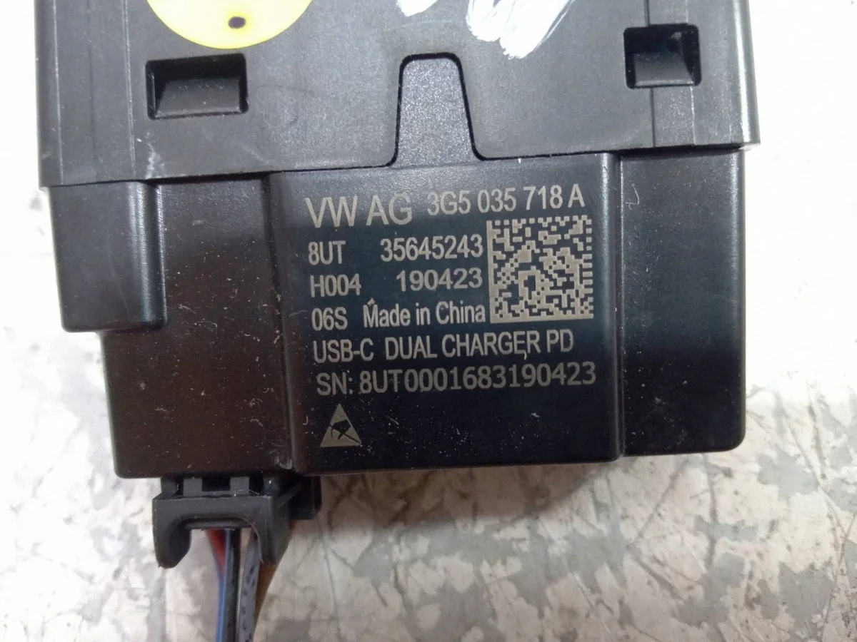 Conector USB VW Passat B8 Arteon 3G5035718A image 3