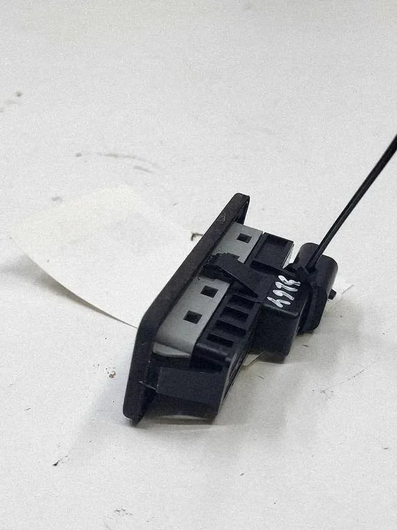 Heckklappe Griff PEUGEOT 2008 II 9676028380