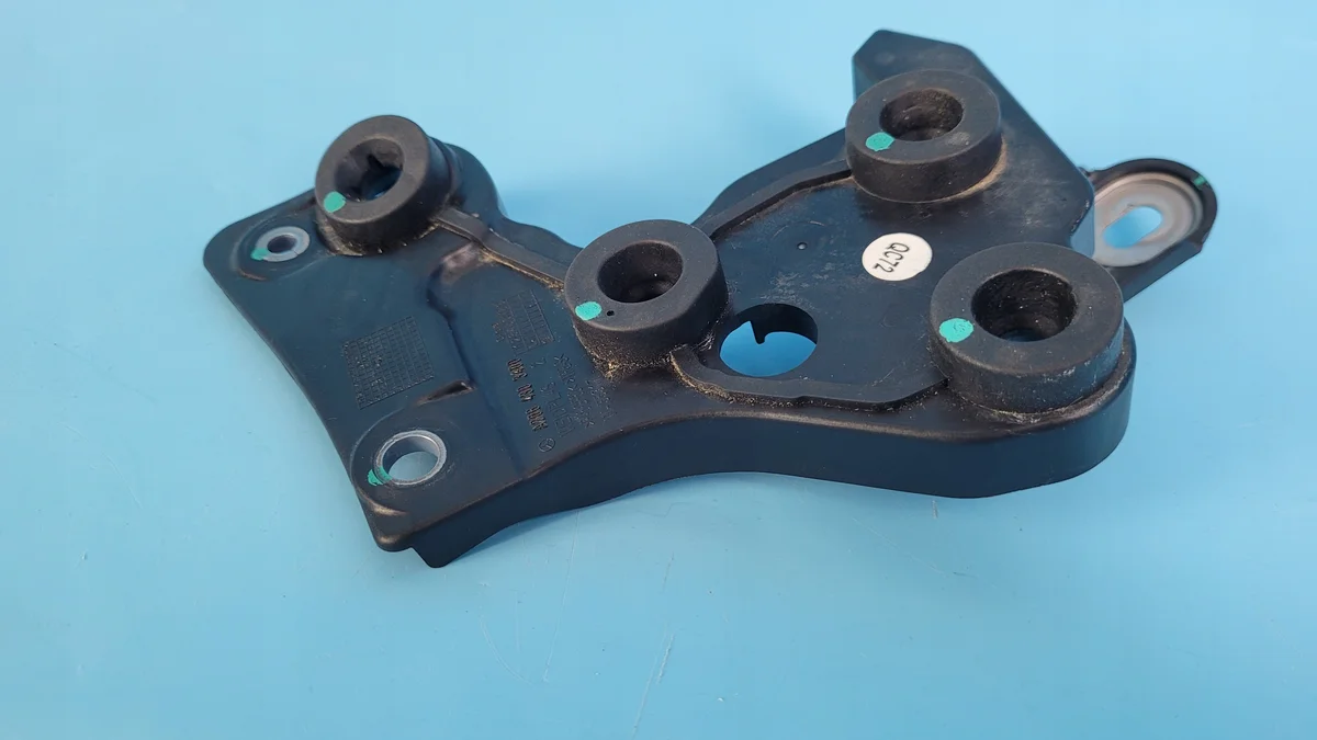 Mercedes W206 ABS pomp houder A2064303400 image 5