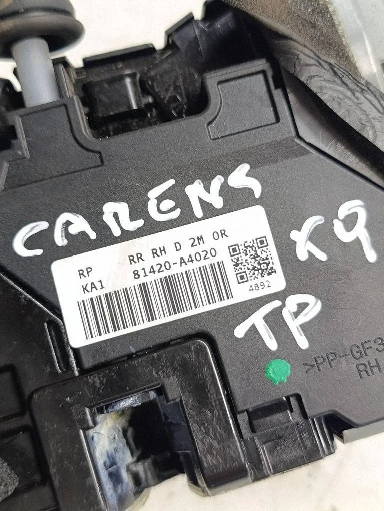 Lås höger bakdörr Kia Carens IV 81420A4020X9 image 5