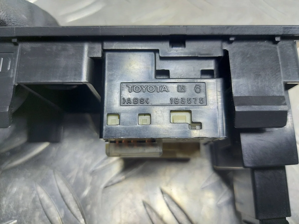Schalter Spiegelverstellung Toyota Avensis T25 image 5