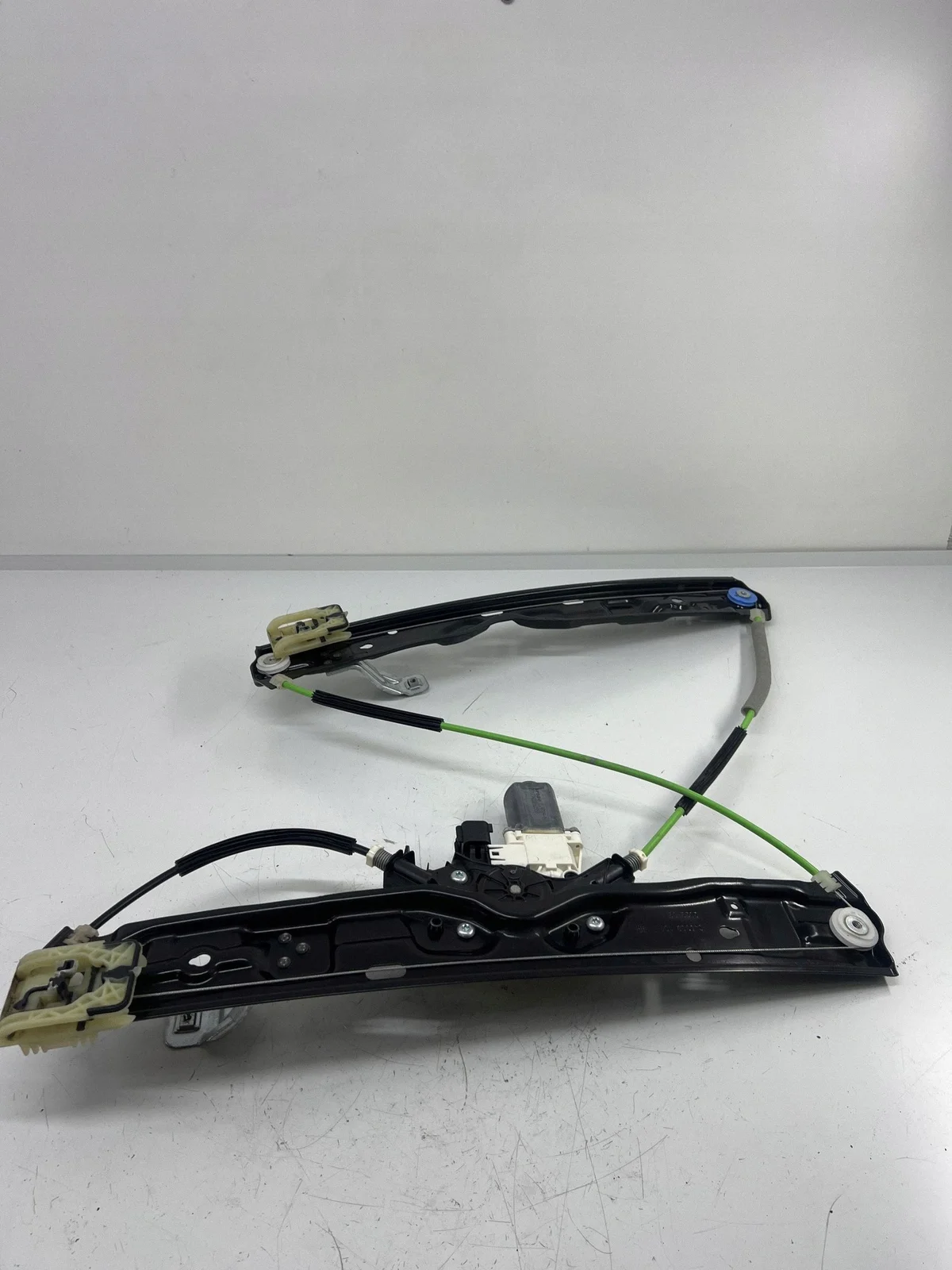 Jaguar F-Pace Front Door Window Regulator