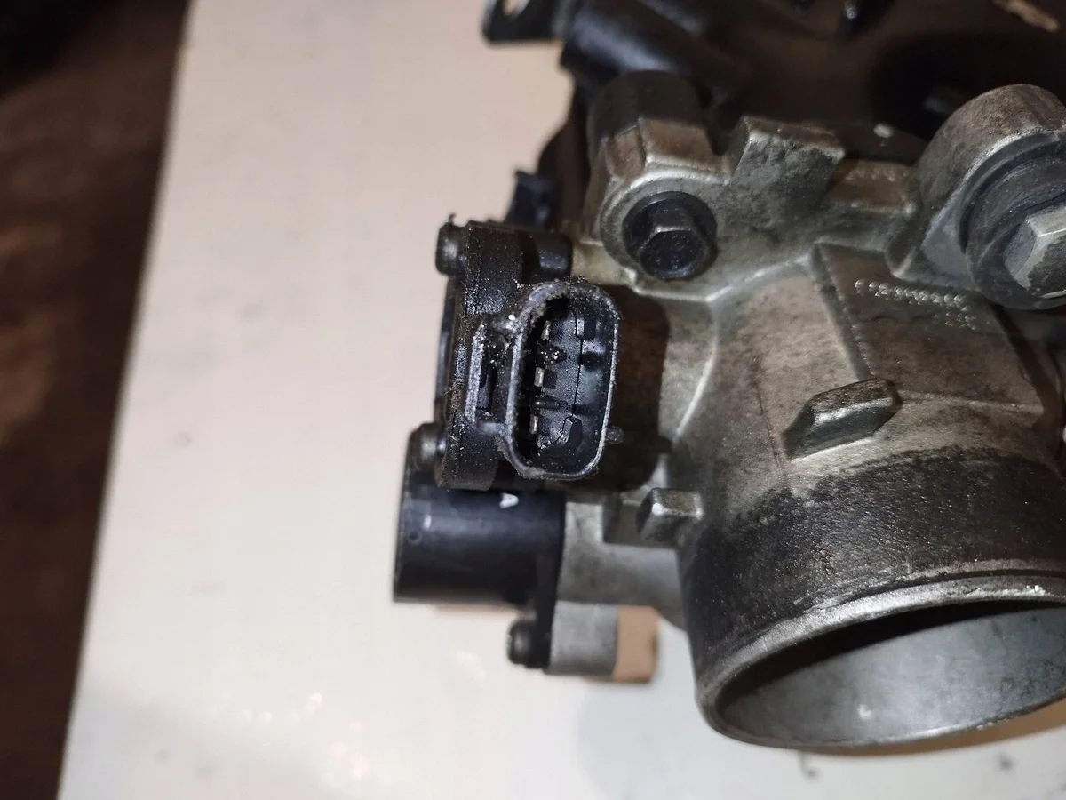Intake Manifold 2.0 PT Cruiser 04777871AC image 7