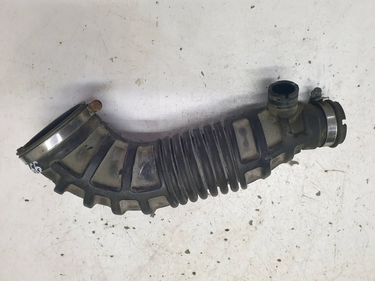 Ilmastointiputki Opel Corsa D 13325755