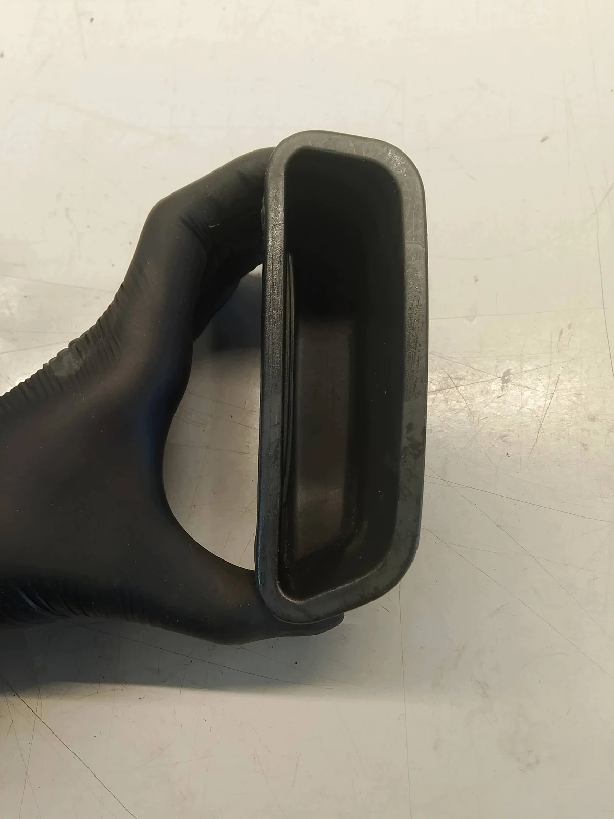 MG ZS Trunk Handle 10233724