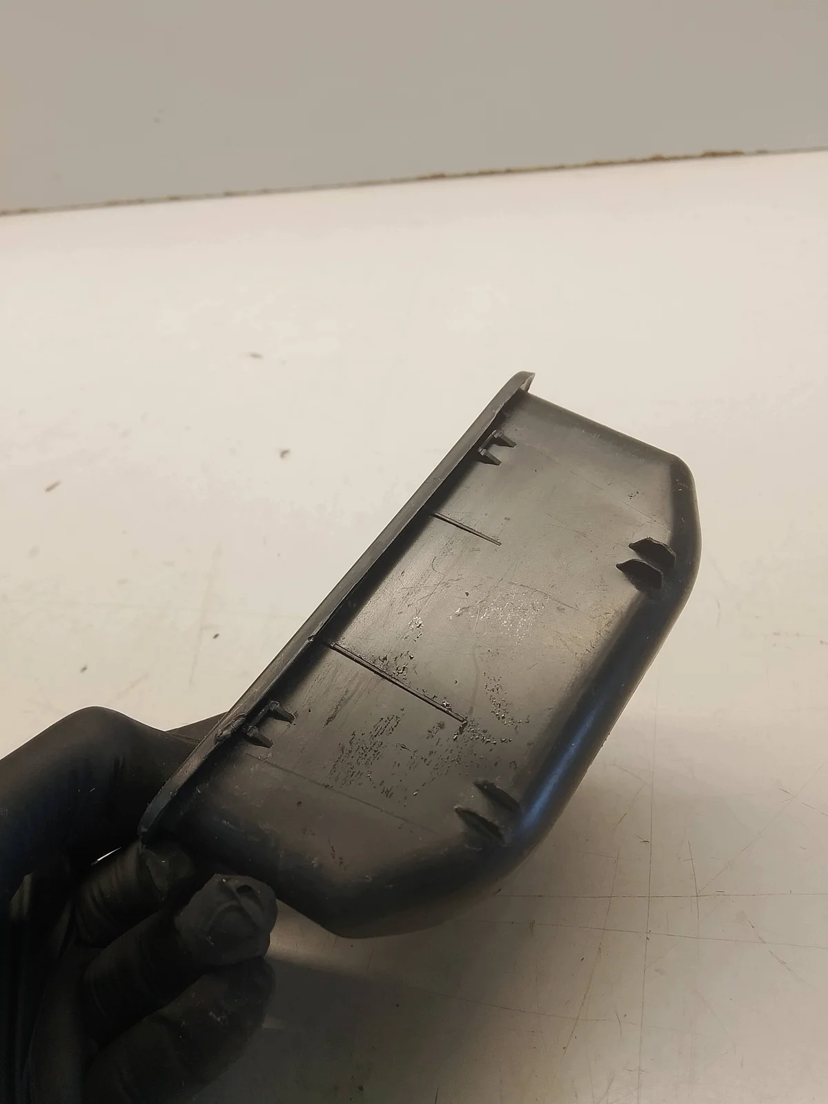 MG ZS Trunk Handle 10233724 image 4