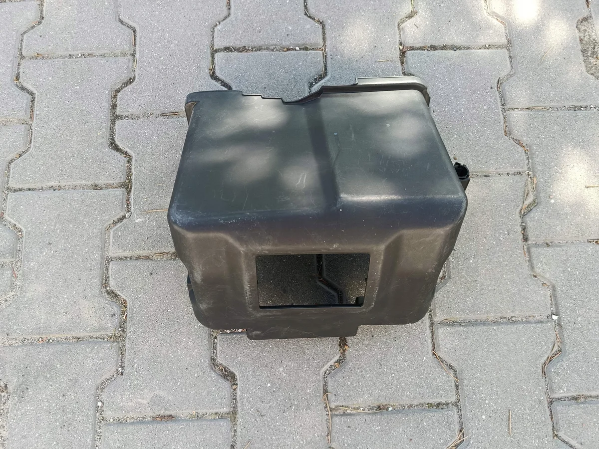 VW Battery Housing 1J0915435C