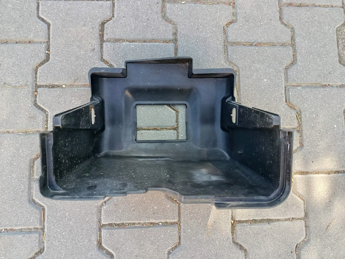 VW Battery Housing 1J0915435C image 3