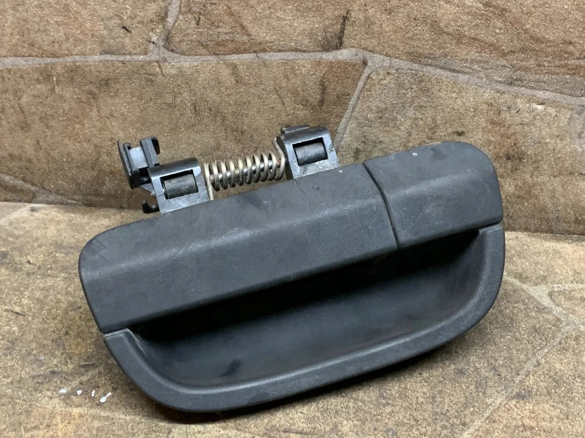 Mercedes Vito W639 Takaluukun kahva A6397600659