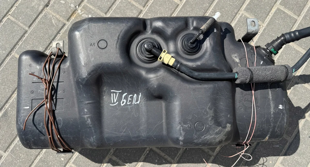 2015 Jeep Grand Cherokee AdBlue-tank 68231288AE