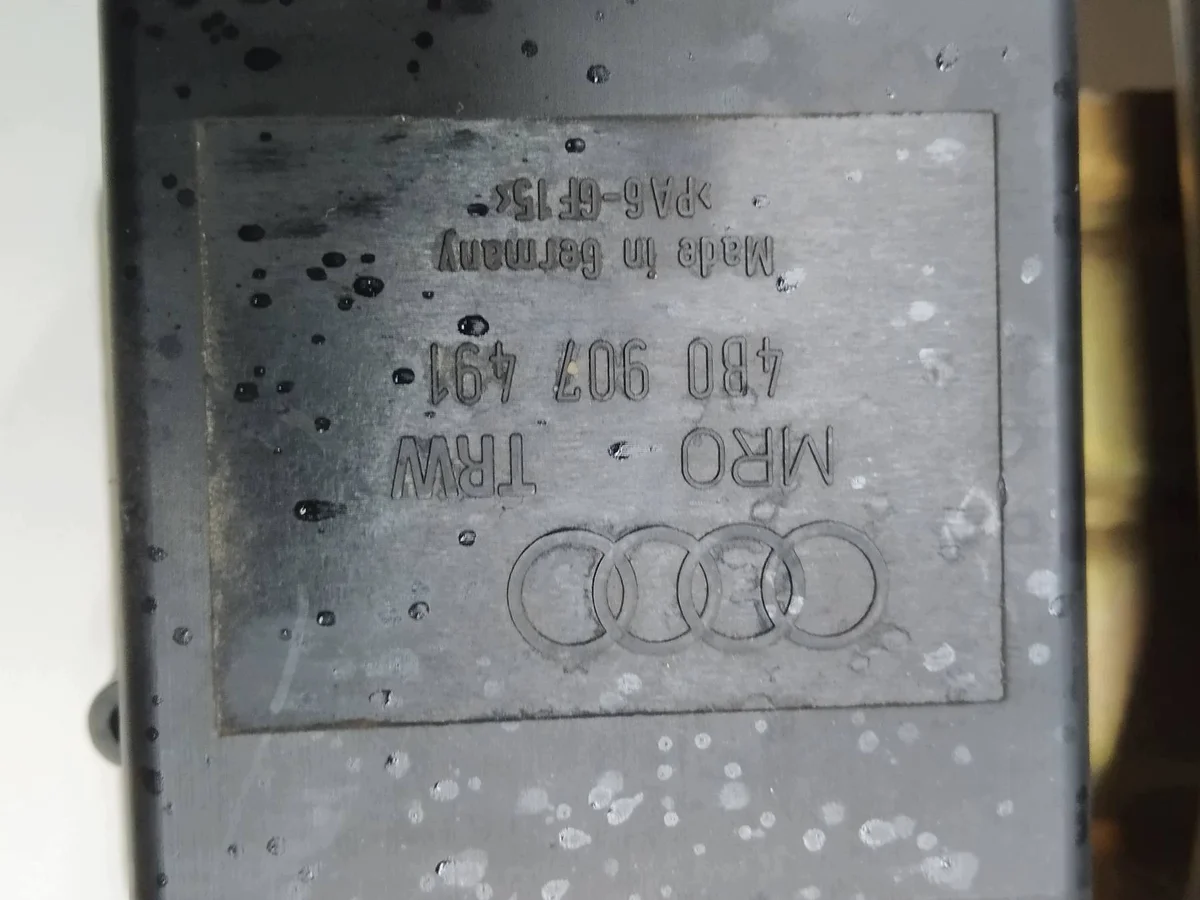 Cubierta Maletero Audi A6 C5 Usada image 6