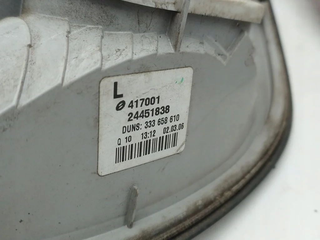Luz trasera derecha Opel Astra H III Kombi image 3