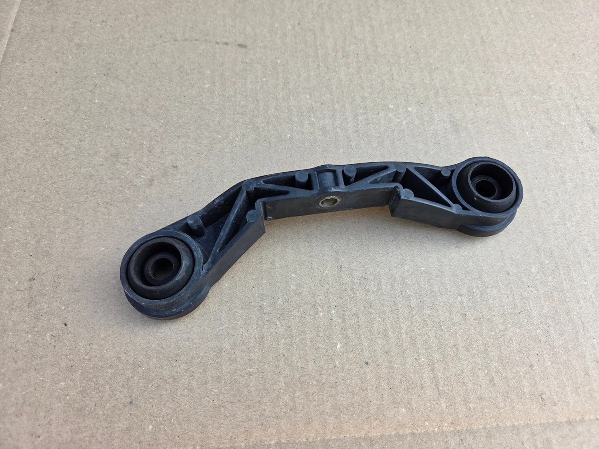 Air Filter Bracket Opel Astra H 90531006 image 4
