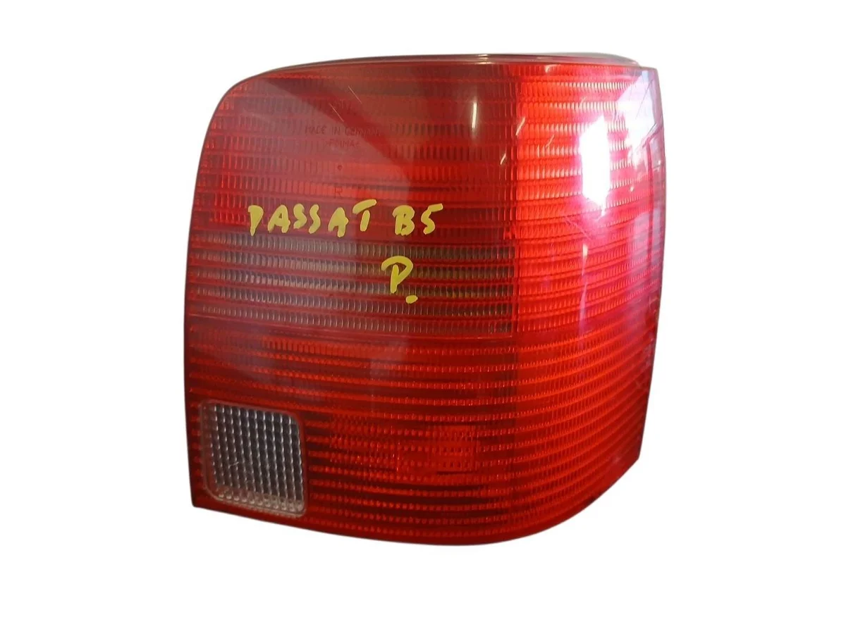 VW Passat B5 Tail Light Right KAO3919