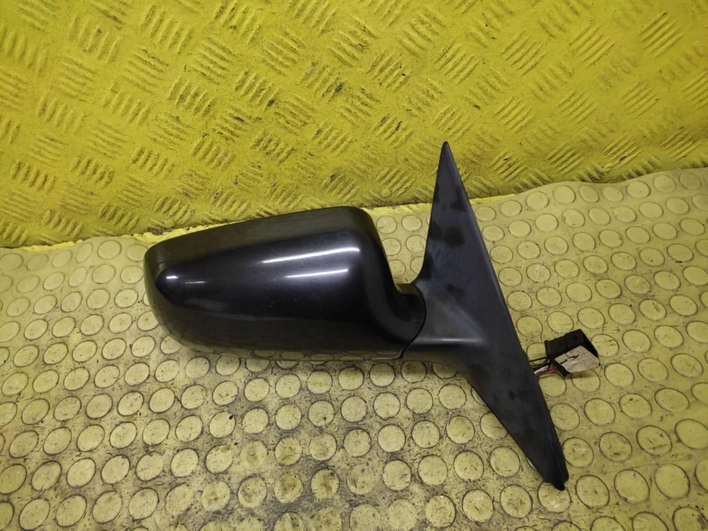 Audi A6 C5 peili oikea 7 pin F-160323-LUSTERKO