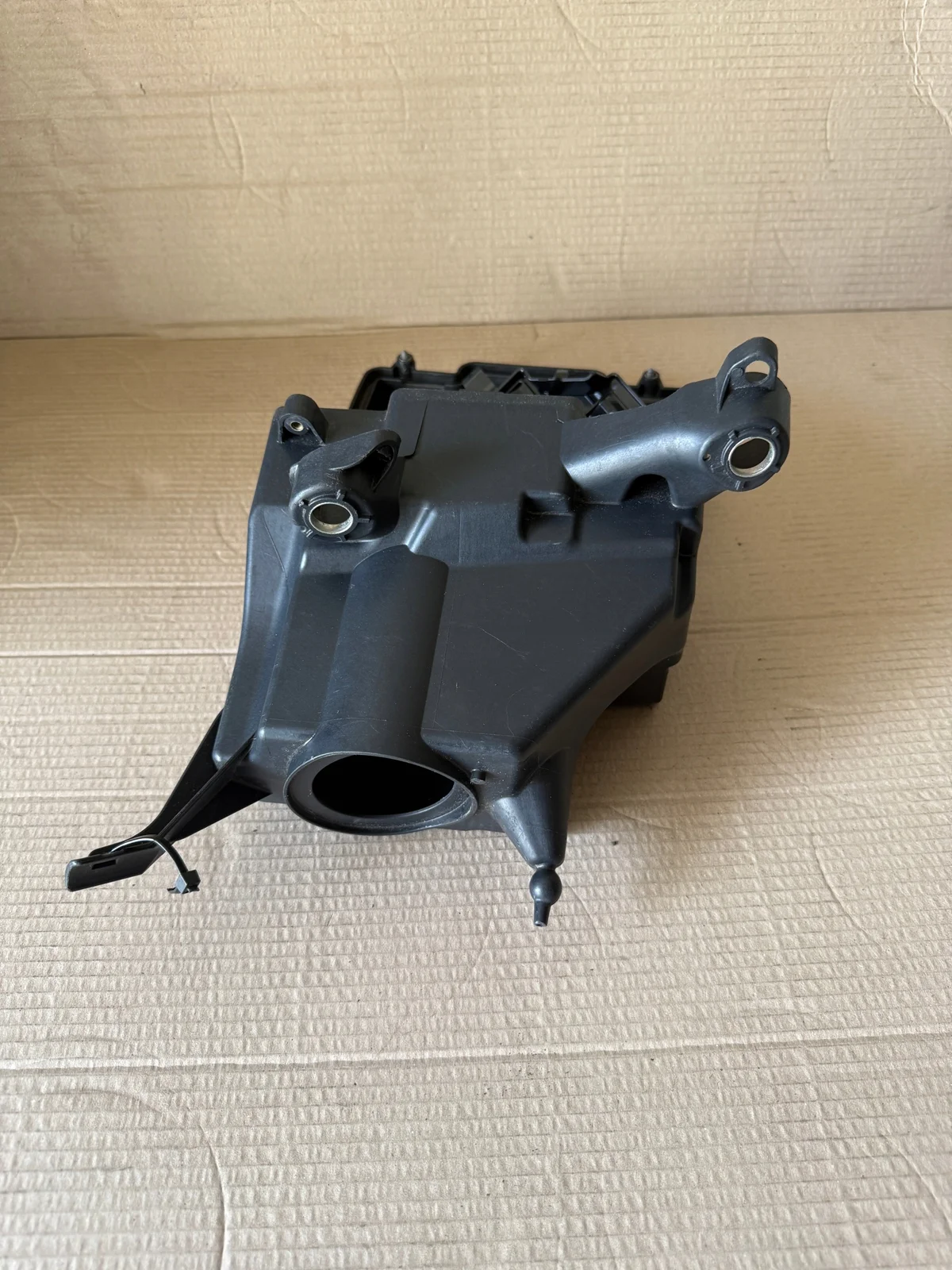 Mercedes E-Class W213 Fuse Box A2139062202 image 4