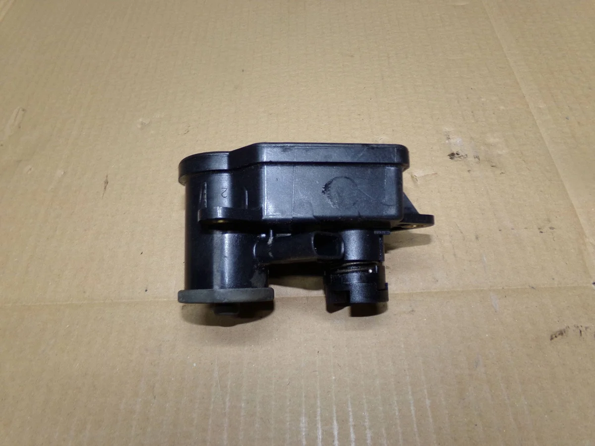Regulador Coletor Mitsubishi 6401500394 Usado image 3