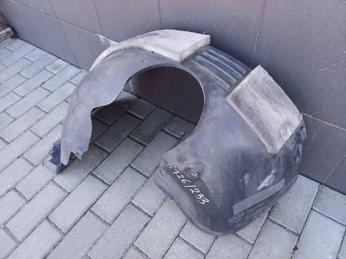 VW Golf 7 etulokasuoja vasen 5G0805977C