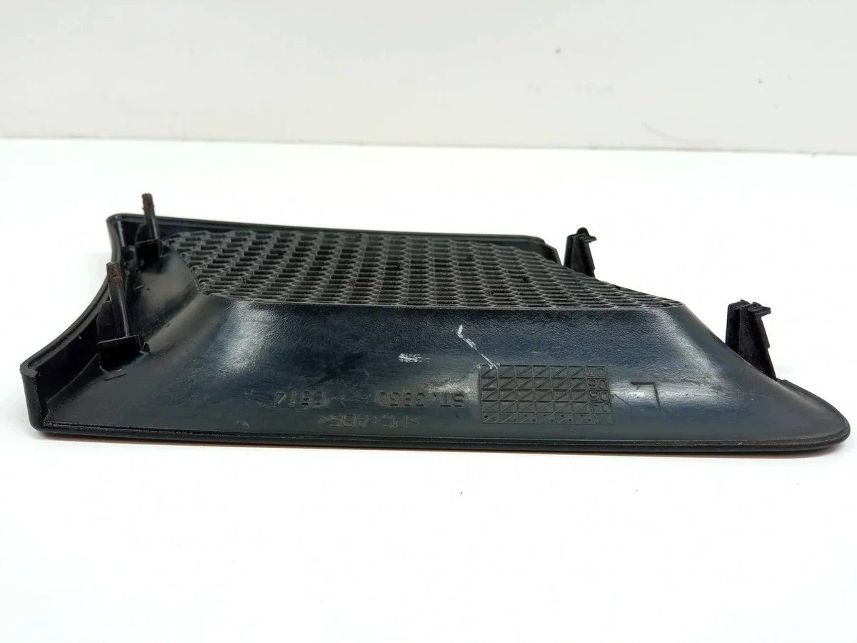 Grelha Para-choques Alfa Romeo GT Esquerda Usada image 3