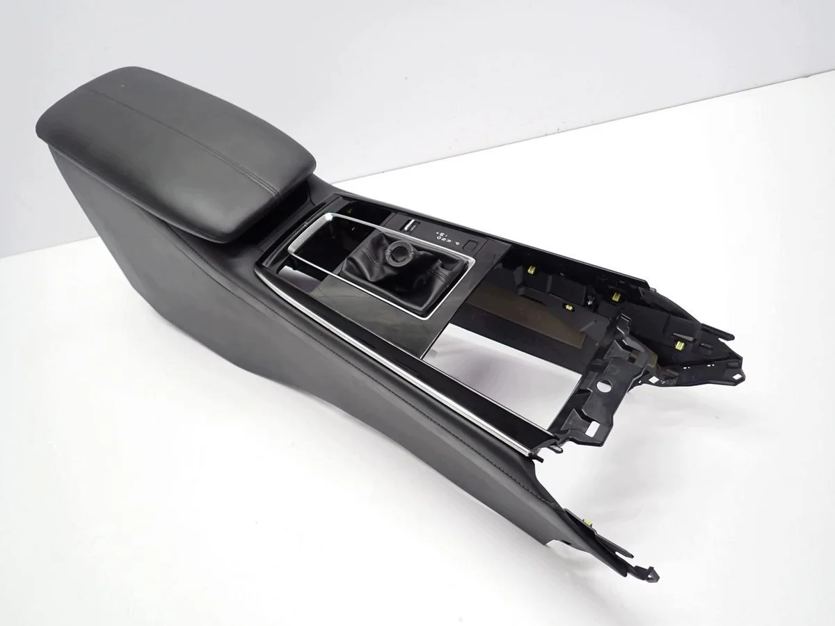 Tunnel Console Mazda CX-30 DGH9-64362