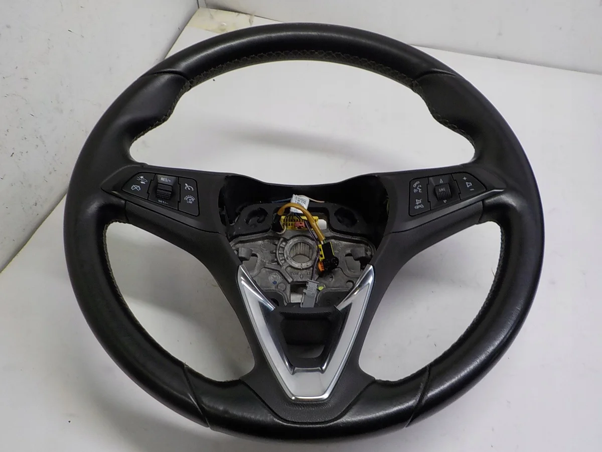 Ohjauspyörä Opel Astra K - Käytetty