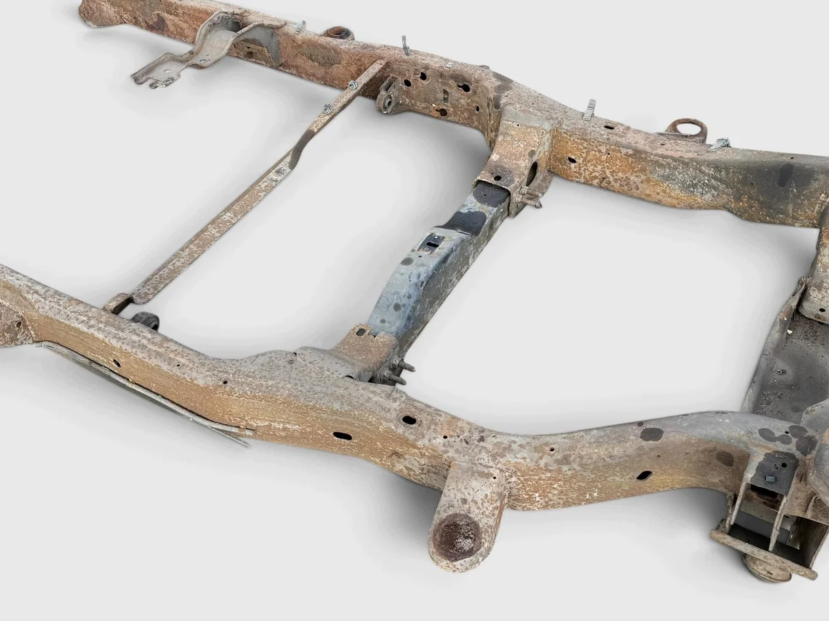 Chevrolet Avalanche 1500 02-06 Frame image 8