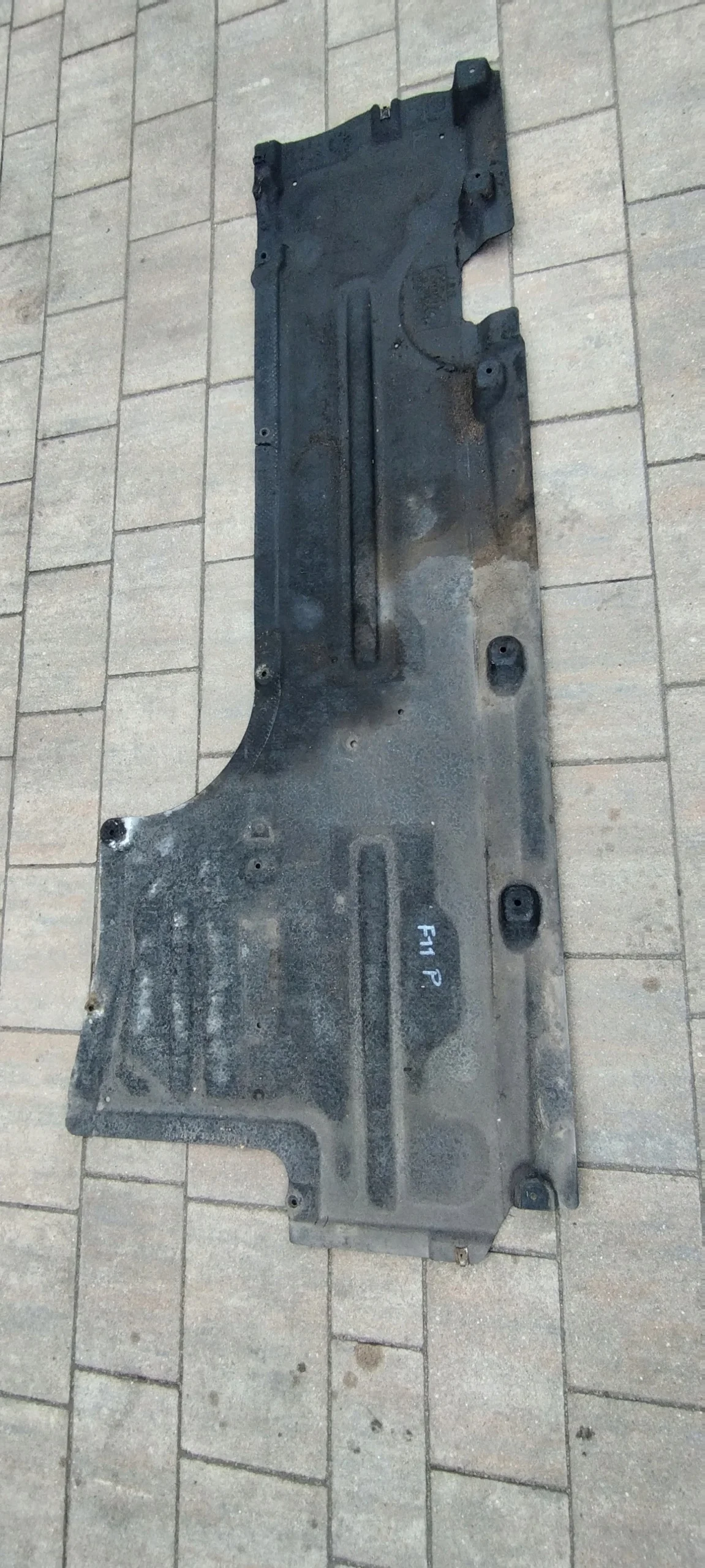 BMW F10 F11 Cache sous-châssis Gauche