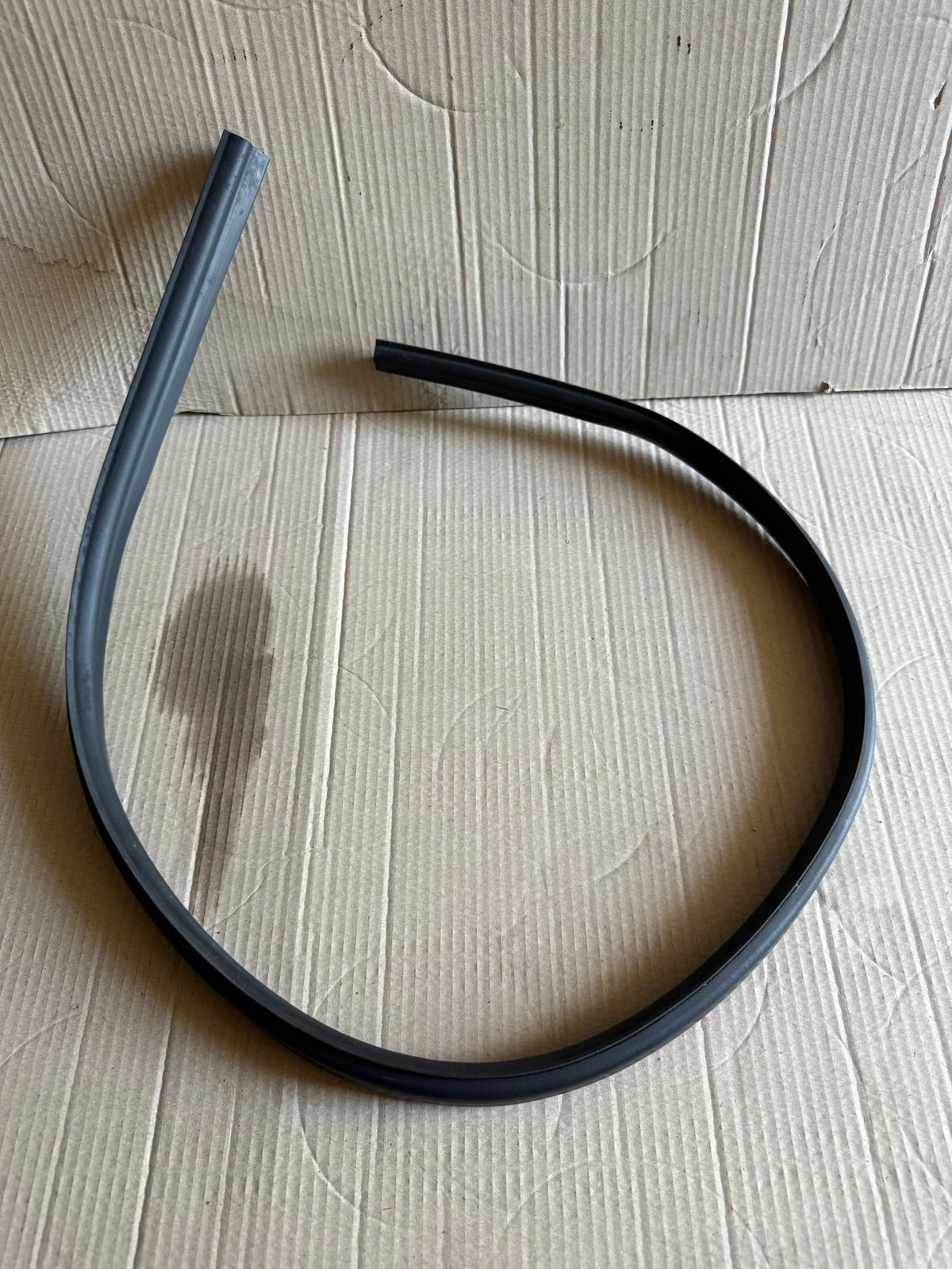 Joint de capot RENAULT TRAFIC III VAL238702