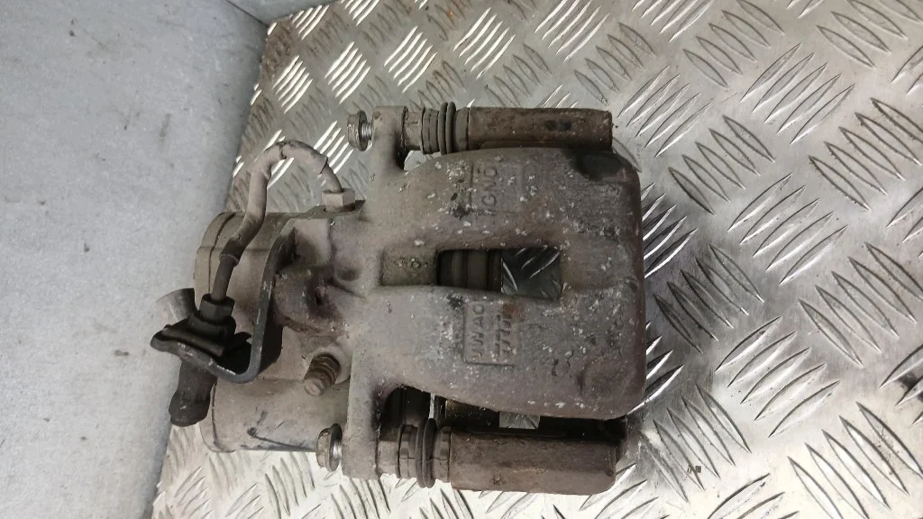 Bromsok Höger Bak VW Passat B6 1.9TDI