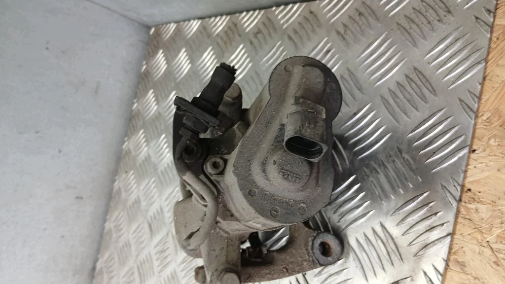 Pinza Freno Trasera Derecha VW Passat B6 image 3