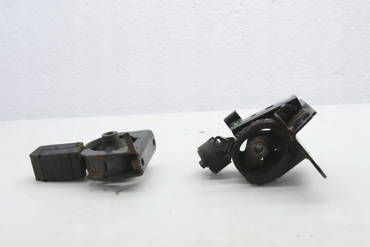 Toyota Corolla E12 Engine Mount 1.8 Used image 4