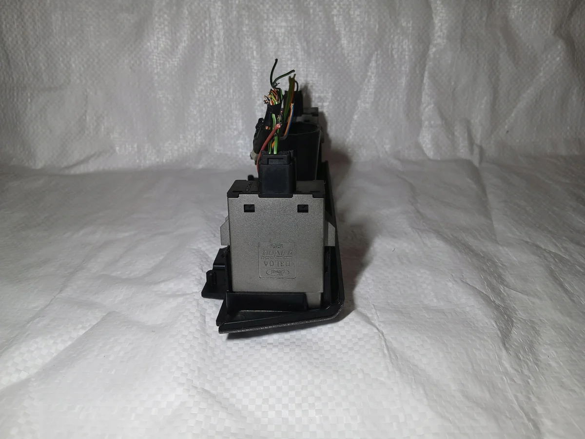 Ford Focus Mk2 Stoelverwarming Schakelaars image 3
