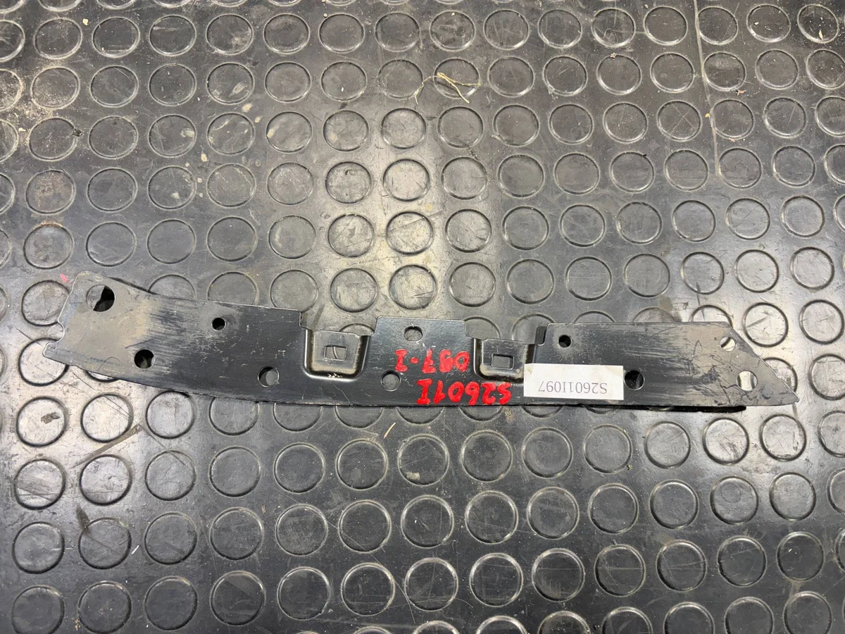 Mazda 3 BP IV 4 19- Supporto Griglia Paraurti Destro