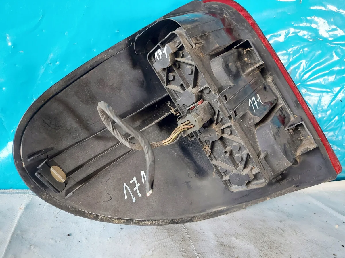 Luz Trasera Derecha Chrysler Voyager IV image 3
