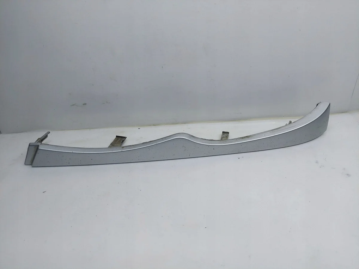 Bandeau sous phare droit BMW E46 Titansilber