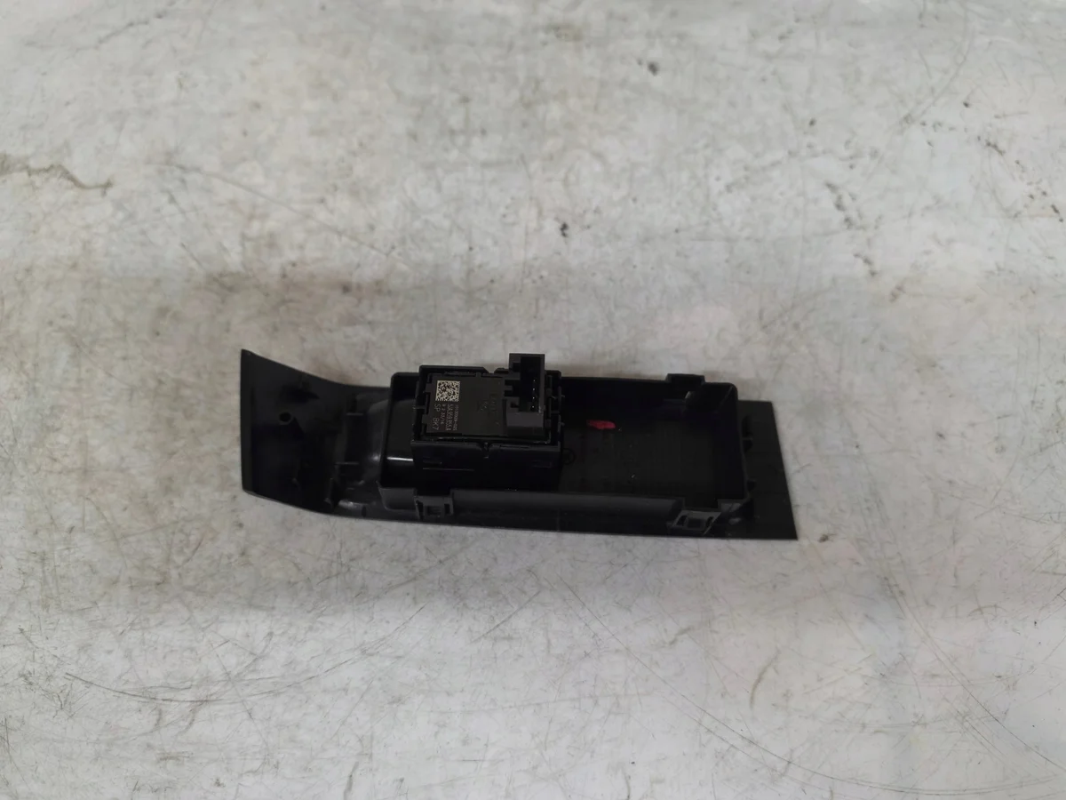Skoda Fabia Mk3 (NJ) Schalterblende hinten image 6