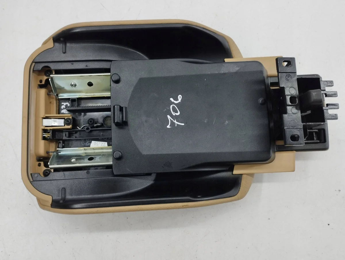Porsche Cayenne 92A 2011 Accoudoir Console image 4