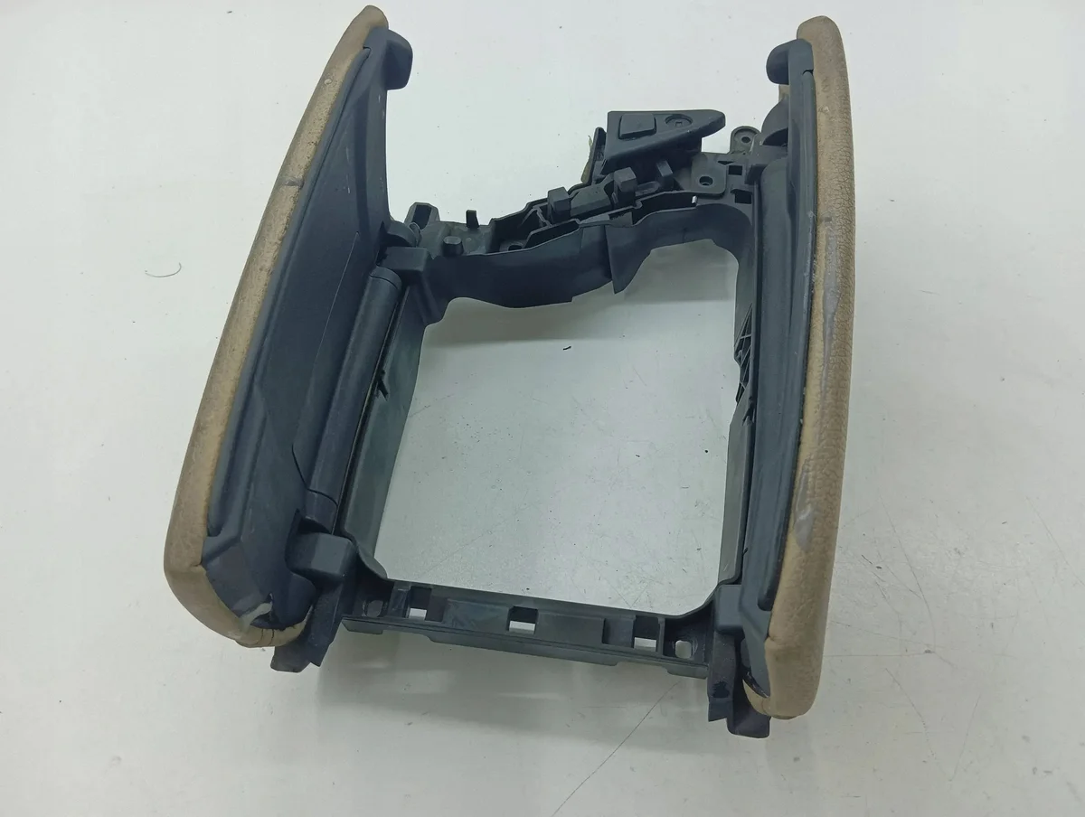 BMW 5 F10 F11 Armsteun Middenconsole image 5