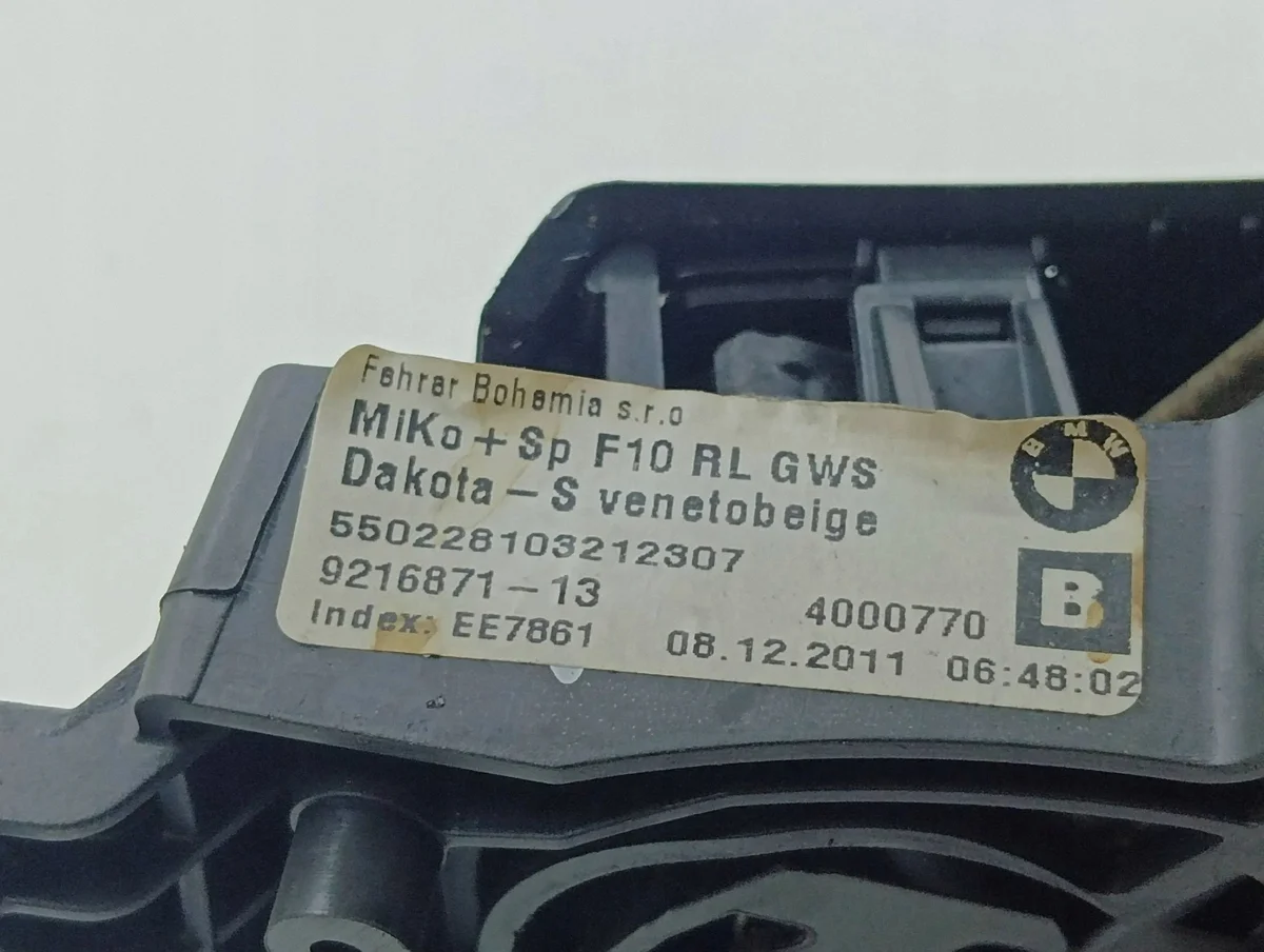 BMW 5 F10 F11 Armsteun Middenconsole image 8