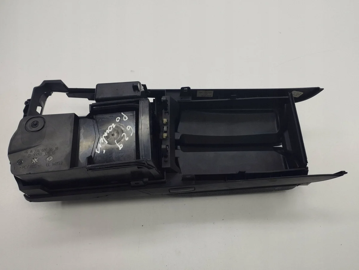 Mercedes-Benz C W204 middenconsole armsteun image 6